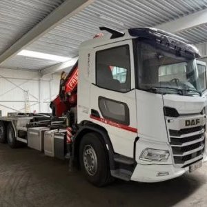 foto ZÁNOVNÍ 6x2 DAF kontejner s VÁHOU + Fassi 22tm
